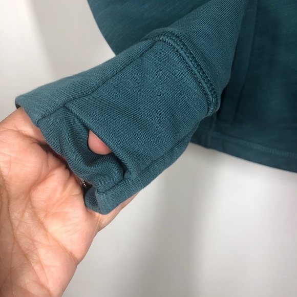 CRZ Yoga aguamarina color hoodie, pockets infront and zipper - Picture 2 of 11